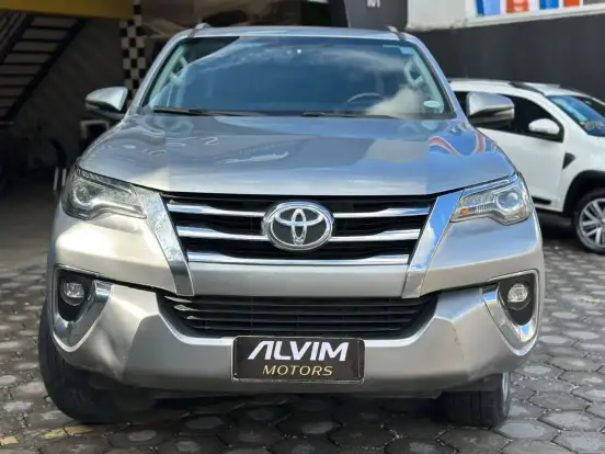TOYOTA-HILUX SW4-2019