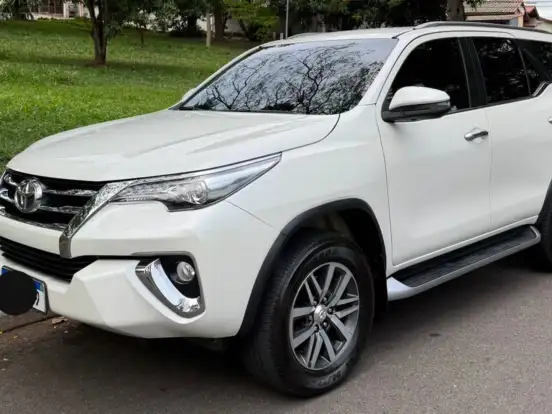 TOYOTA-HILUX SW4-2.8 SRX 4X4 7 LUGARES 16V TURBO INTERCOOLER DIESEL 4P AUTOMÁTICO TOYOTA-HILUX SW4-2019