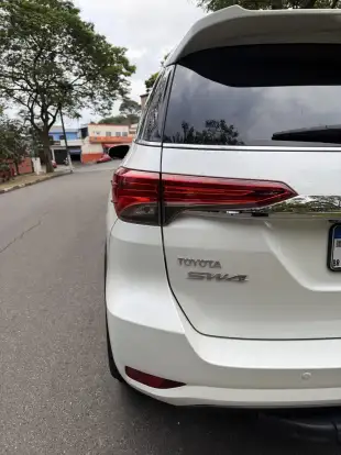 TOYOTA-HILUX SW4-2019