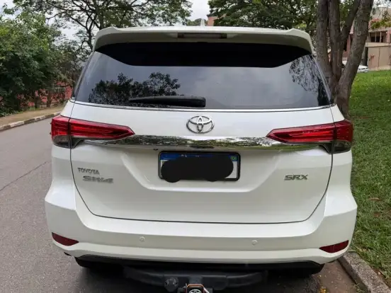 TOYOTA-HILUX SW4-2.8 SRX 4X4 7 LUGARES 16V TURBO INTERCOOLER DIESEL 4P AUTOMÁTICO TOYOTA-HILUX SW4-2019