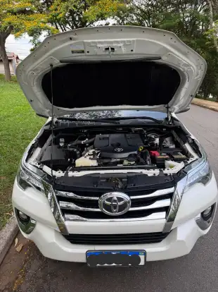 TOYOTA-HILUX SW4-2019