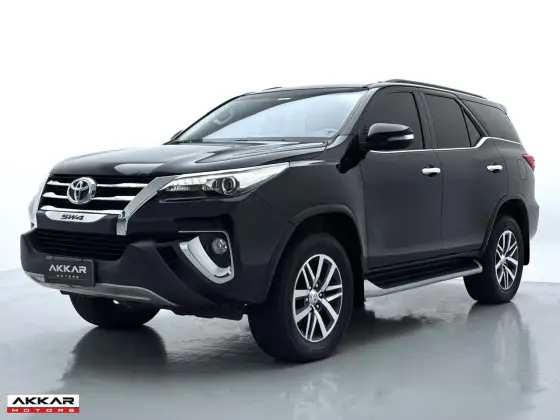 TOYOTA HILUX SW4 2.8 SRX 4X4 7 LUGARES 16V TURBO INTERCOOLER DIESEL 4P AUTOMÁTICO