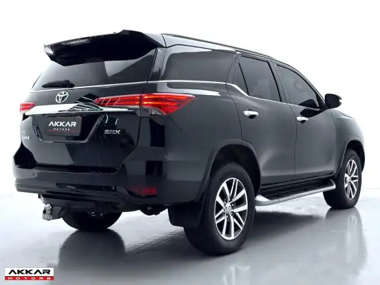 TOYOTA-HILUX SW4-2.8 SRX 4X4 7 LUGARES 16V TURBO INTERCOOLER DIESEL 4P AUTOMÁTICO TOYOTA-HILUX SW4-2016