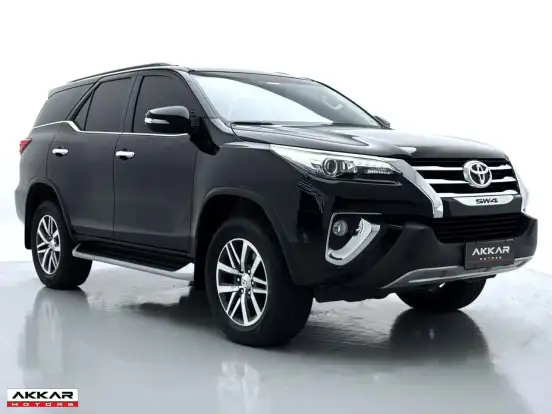 TOYOTA-HILUX SW4-2.8 SRX 4X4 7 LUGARES 16V TURBO INTERCOOLER DIESEL 4P AUTOMÁTICO TOYOTA-HILUX SW4-2016