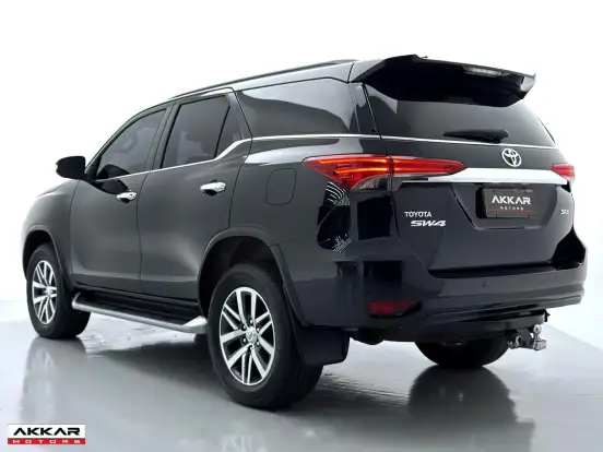 TOYOTA-HILUX SW4-2.8 SRX 4X4 7 LUGARES 16V TURBO INTERCOOLER DIESEL 4P AUTOMÁTICO TOYOTA-HILUX SW4-2016