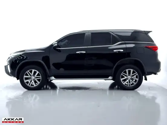TOYOTA-HILUX SW4-2016