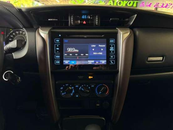 TOYOTA-HILUX SW4-2018