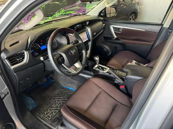 TOYOTA-HILUX SW4-2018