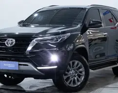 TOYOTA HILUX SW4 2.8 D-4D TURBO DIESEL SRX 4X4 AUTOMÁTICO TOYOTA HILUX SW4 2.8 D-4D TURBO DIESEL SRX 4X4 AUTOMÁTICO