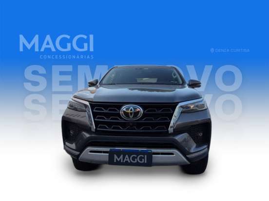 TOYOTA-HILUX SW4-2023