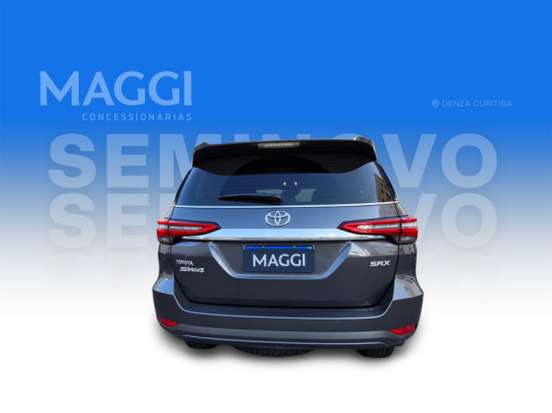 TOYOTA-HILUX SW4-2023