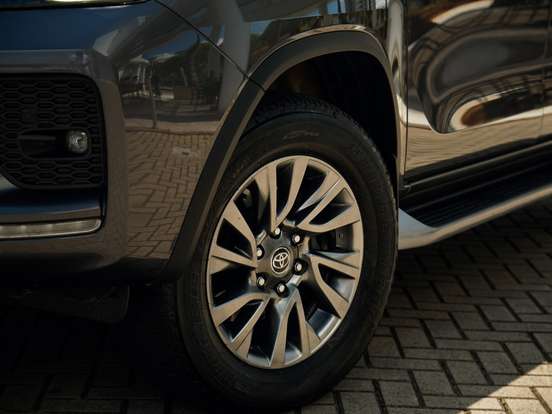 TOYOTA-HILUX SW4-2021
