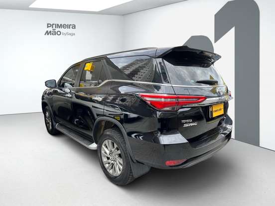 TOYOTA-HILUX SW4-2022