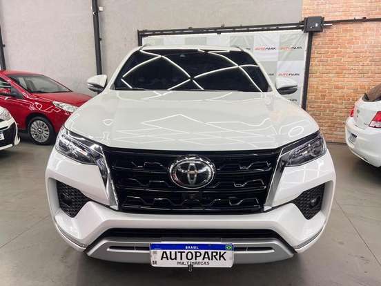 TOYOTA-HILUX SW4-2022