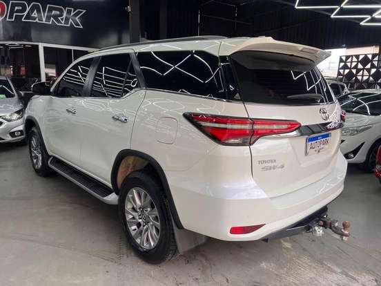 TOYOTA-HILUX SW4-2022