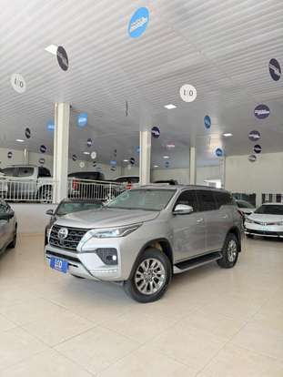 TOYOTA-HILUX SW4-2022