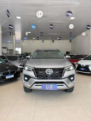 TOYOTA-HILUX SW4-2.8 D-4D TURBO DIESEL SRX 7L 4X4 AUTOMÁTICO TOYOTA-HILUX SW4-2022