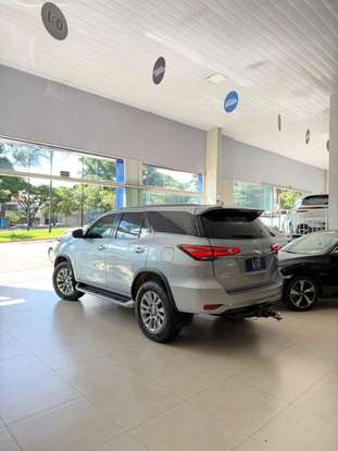 TOYOTA-HILUX SW4-2.8 D-4D TURBO DIESEL SRX 7L 4X4 AUTOMÁTICO TOYOTA-HILUX SW4-2022