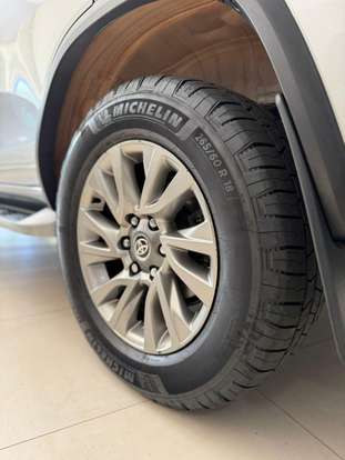 TOYOTA-HILUX SW4-2022