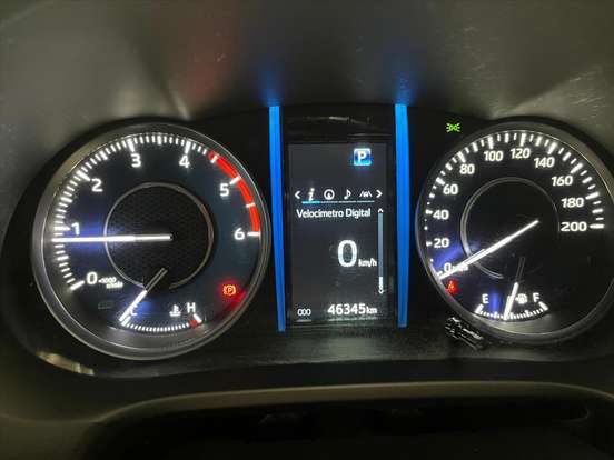 TOYOTA-HILUX SW4-2022