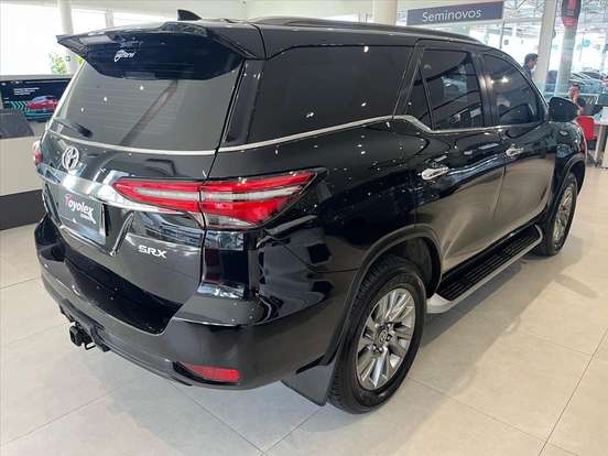 TOYOTA-HILUX SW4-2022