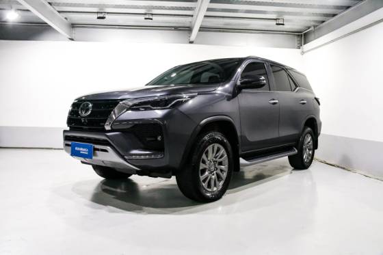 TOYOTA HILUX SW4 2.8 D-4D TURBO DIESEL SRX 7L 4X4 AUTOMÁTICO