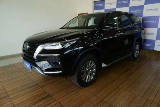 TOYOTA-HILUX SW4-2.8 D-4D TURBO DIESEL SRX 7L 4X4 AUTOMÁTICO TOYOTA-HILUX SW4-2023