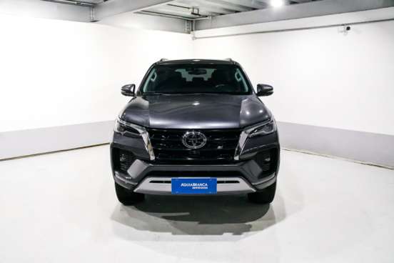 TOYOTA-HILUX SW4-2023