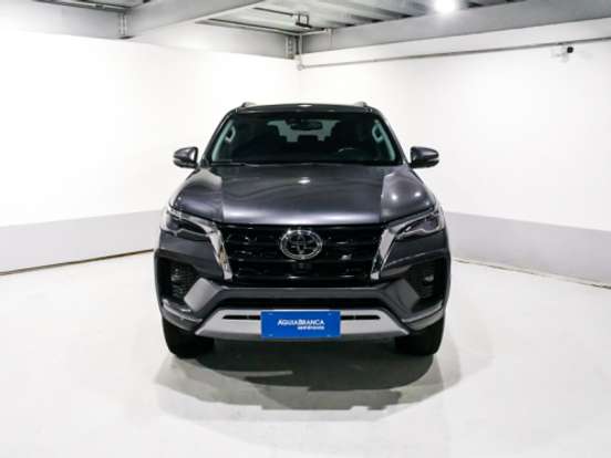TOYOTA-HILUX SW4-2.8 D-4D TURBO DIESEL SRX 7L 4X4 AUTOMÁTICO TOYOTA-HILUX SW4-2023