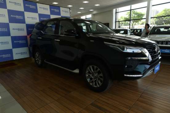 TOYOTA-HILUX SW4-2.8 D-4D TURBO DIESEL SRX 7L 4X4 AUTOMÁTICO TOYOTA-HILUX SW4-2023