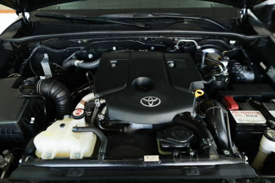 TOYOTA-HILUX SW4-2.8 D-4D TURBO DIESEL SRX 7L 4X4 AUTOMÁTICO TOYOTA-HILUX SW4-2023