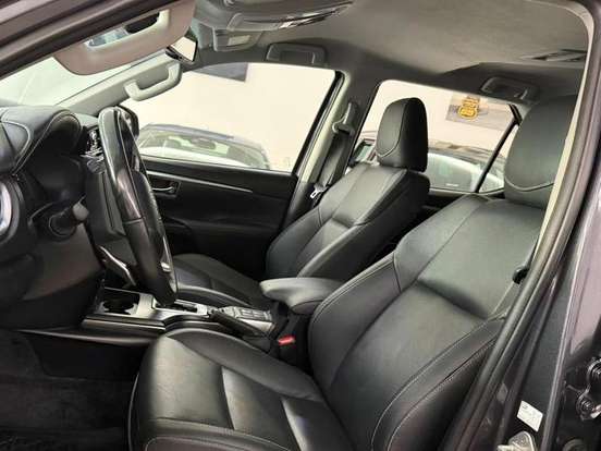 TOYOTA-HILUX SW4-2024