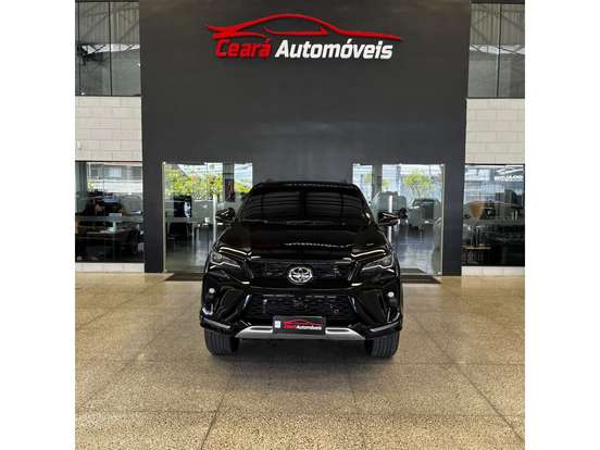 TOYOTA-HILUX SW4-2024