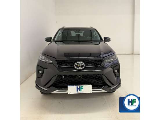 TOYOTA-HILUX SW4-2025