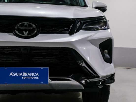 TOYOTA-HILUX SW4-2.8 D-4D TURBO DIESEL SRX PLATINUM 7L 4X4 AUTOMÁTICO TOYOTA-HILUX SW4-2024