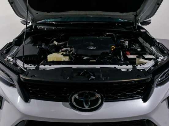 TOYOTA-HILUX SW4-2.8 D-4D TURBO DIESEL SRX PLATINUM 7L 4X4 AUTOMÁTICO TOYOTA-HILUX SW4-2024
