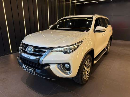 TOYOTA-HILUX SW4-2017
