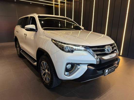 TOYOTA-HILUX SW4-2.8 SRX 4X4 16V TURBO INTERCOOLER DIESEL 4P AUTOMÁTICO TOYOTA-HILUX SW4-2017