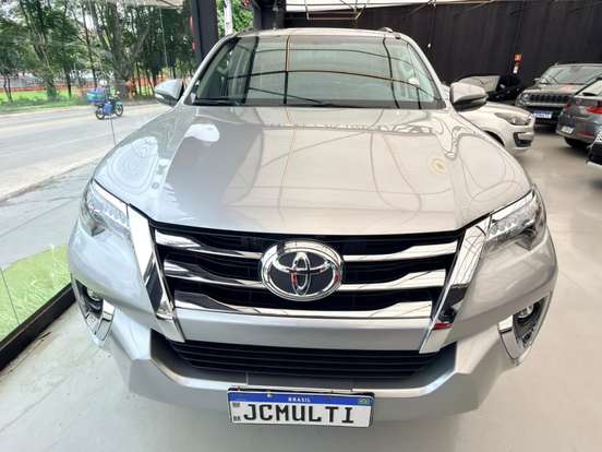 TOYOTA-HILUX SW4-2020