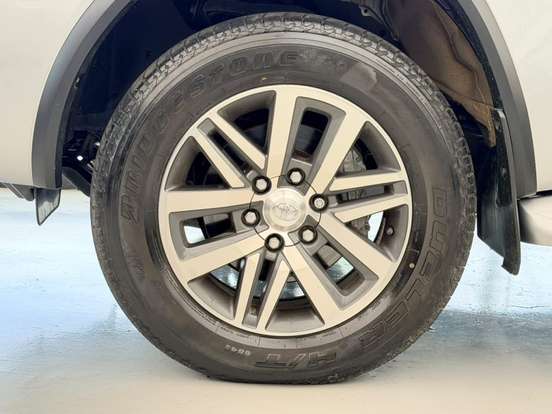 TOYOTA-HILUX SW4-2020