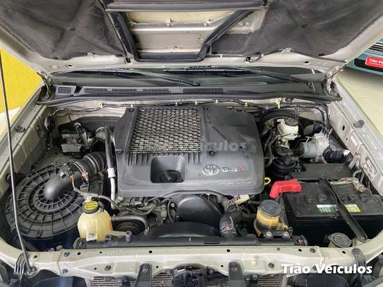 TOYOTA-HILUX SW4-2013