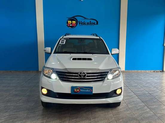 TOYOTA-HILUX SW4-2013