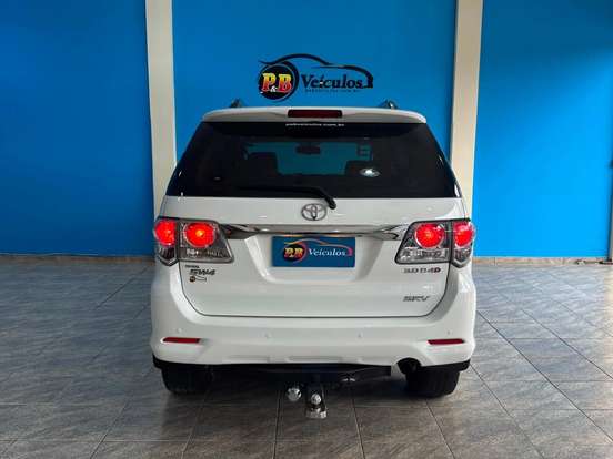 TOYOTA-HILUX SW4-2013