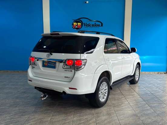 TOYOTA-HILUX SW4-2013