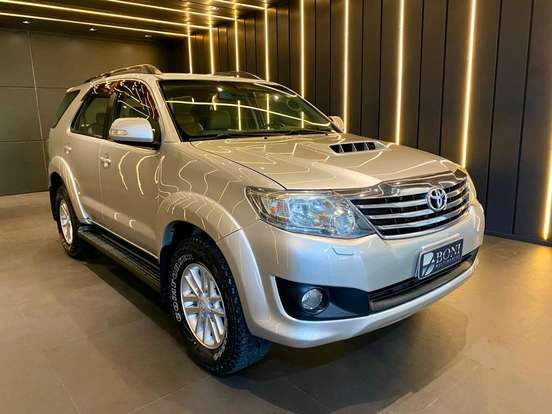 TOYOTA-HILUX SW4-3.0 SRV 4X4 16V TURBO INTERCOOLER DIESEL 4P AUTOMÁTICO TOYOTA-HILUX SW4-2012