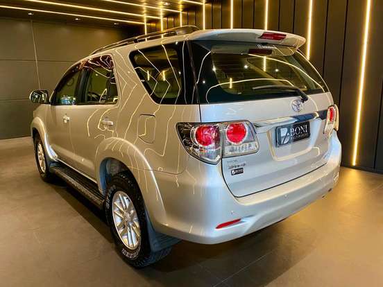 TOYOTA-HILUX SW4-2012