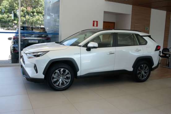 TOYOTA-RAV4-2024