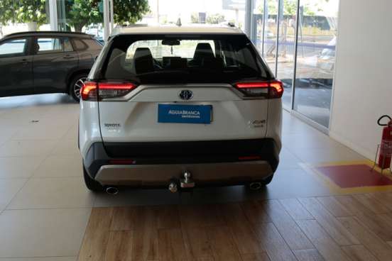 TOYOTA-RAV4-2024