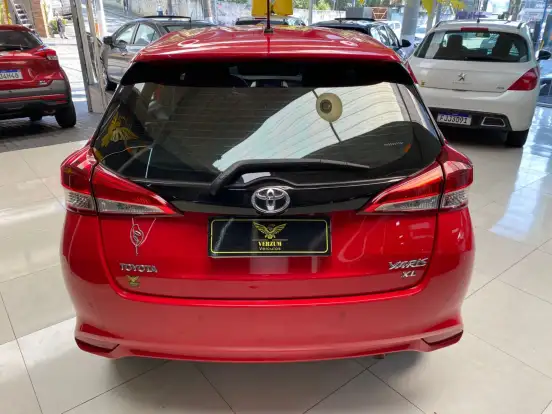 TOYOTA-YARIS-2018