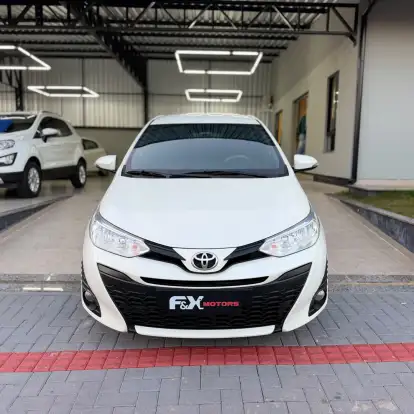 TOYOTA-YARIS-2018